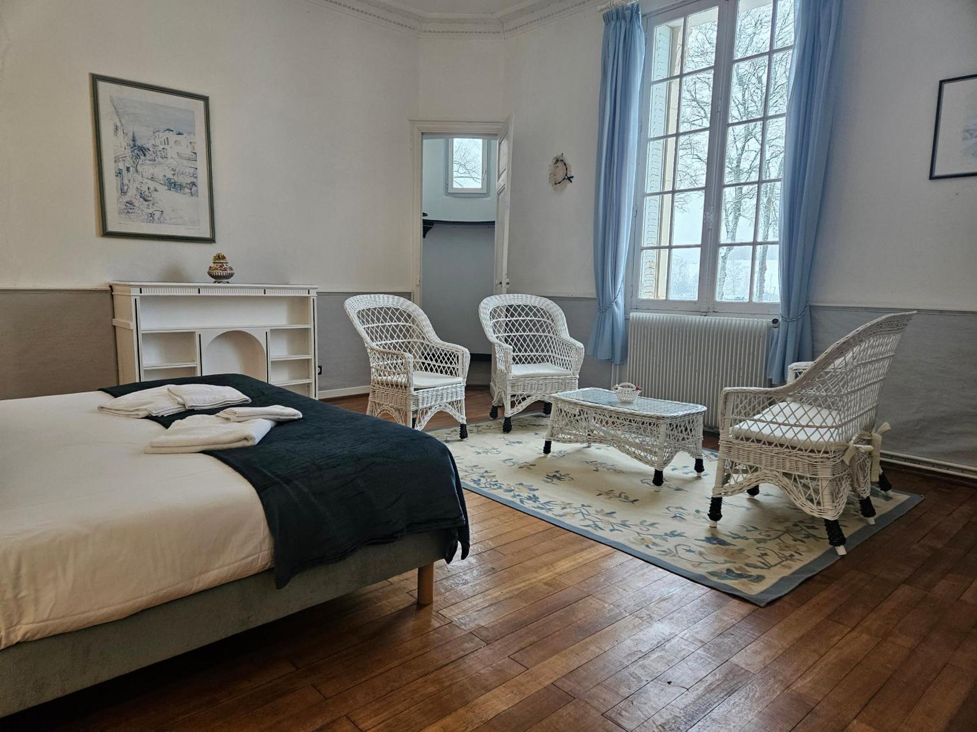 Chateau De Chazelpaud Saint-Bard Esterno foto