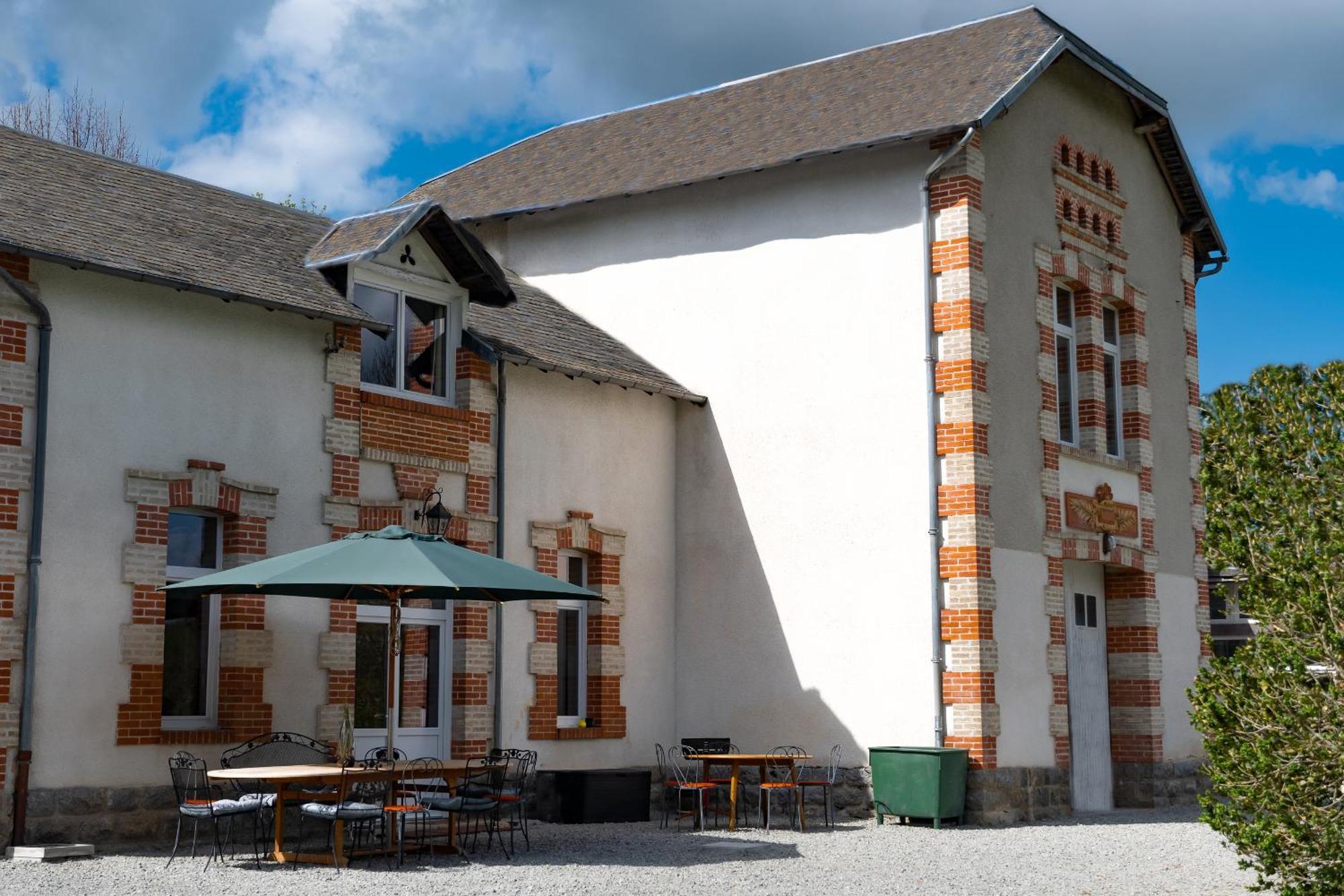 Chateau De Chazelpaud Saint-Bard Esterno foto