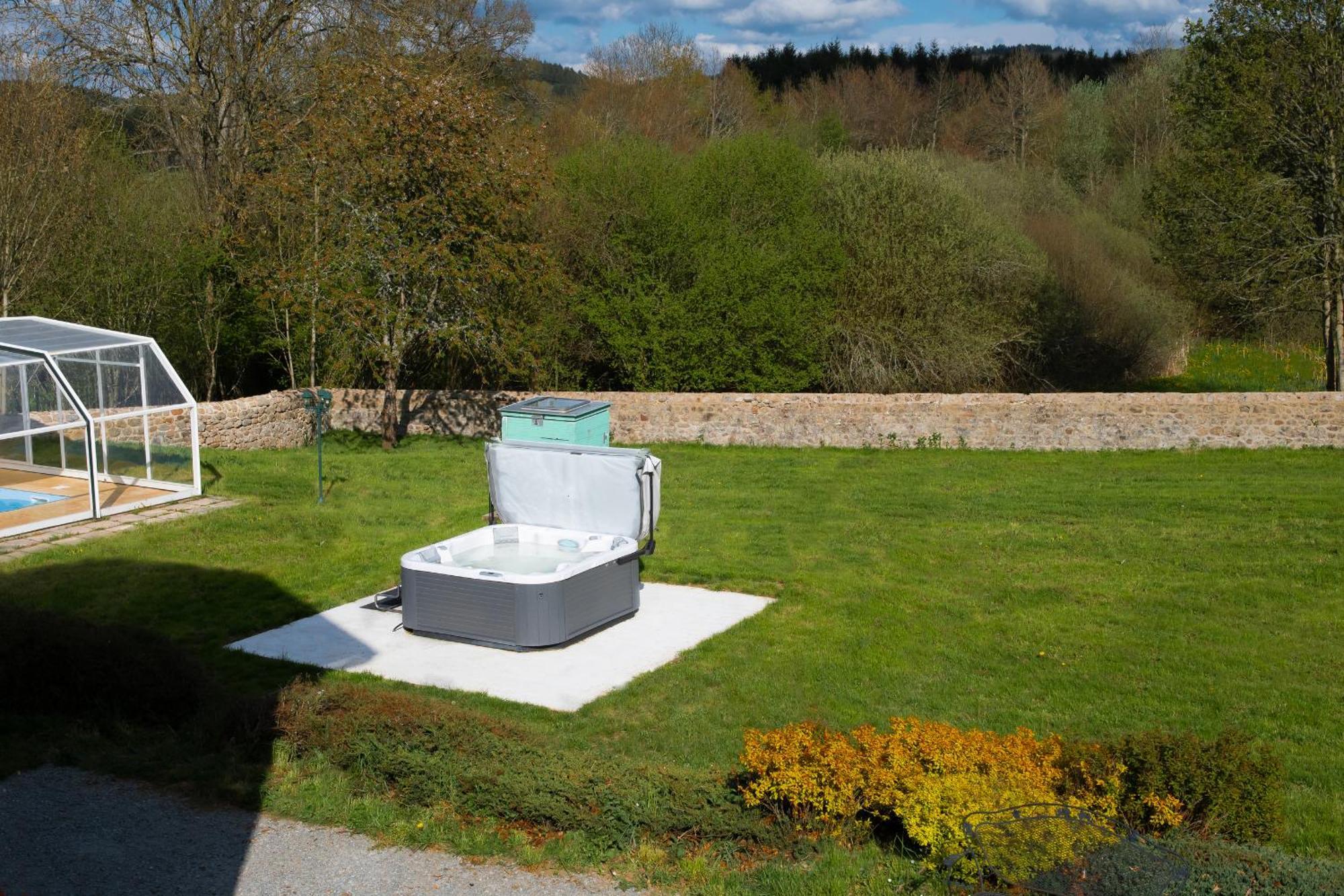 Chateau De Chazelpaud Saint-Bard Esterno foto